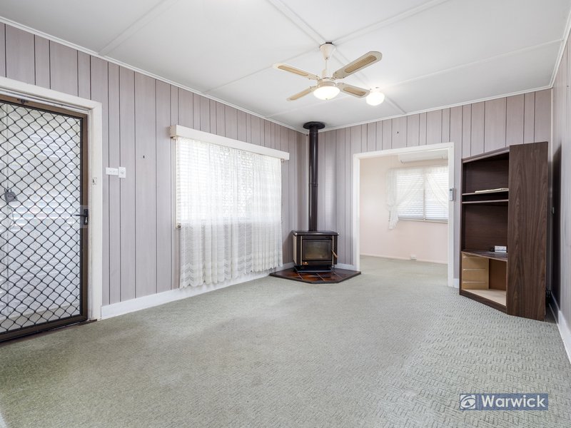 Photo - 54 Acacia Ave , Warwick QLD 4370 - Image 3