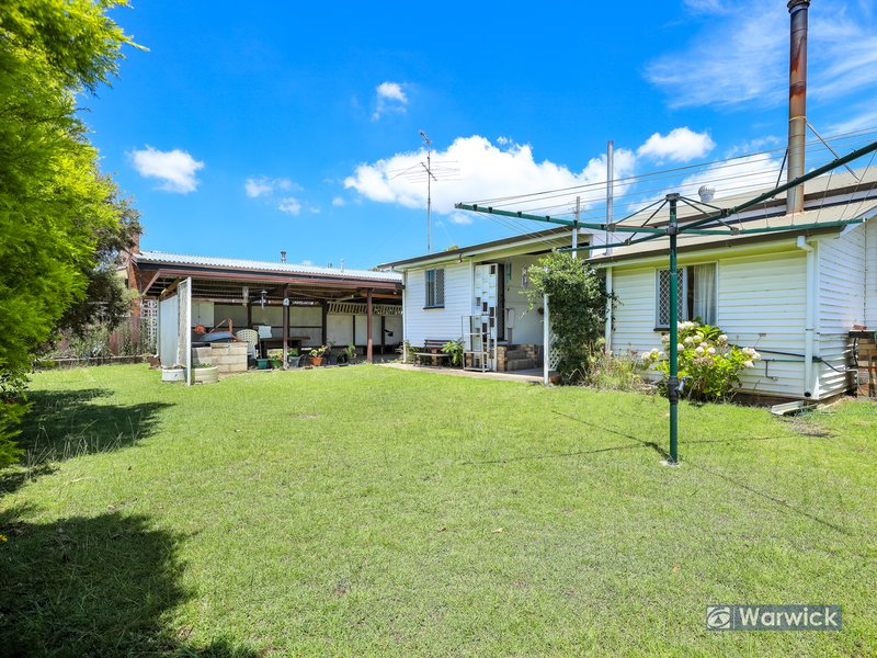 Photo - 54 Acacia Ave , Warwick QLD 4370 - Image 12