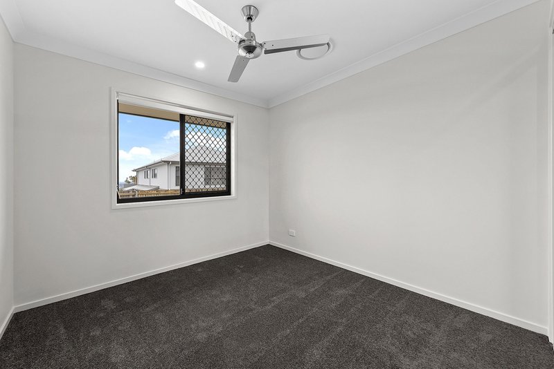 Photo - 54 Adelaide Street, Cranley QLD 4350 - Image 5