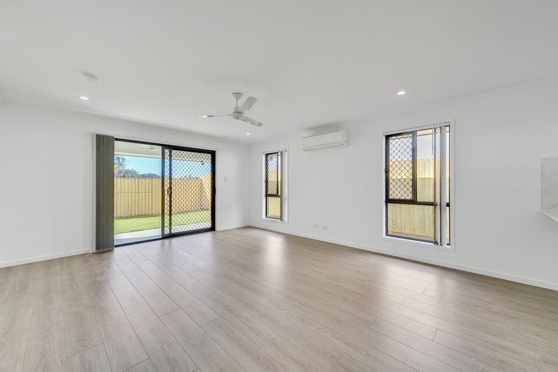Photo - 54 Almandin Street, Logan Reserve QLD 4133 - Image 4