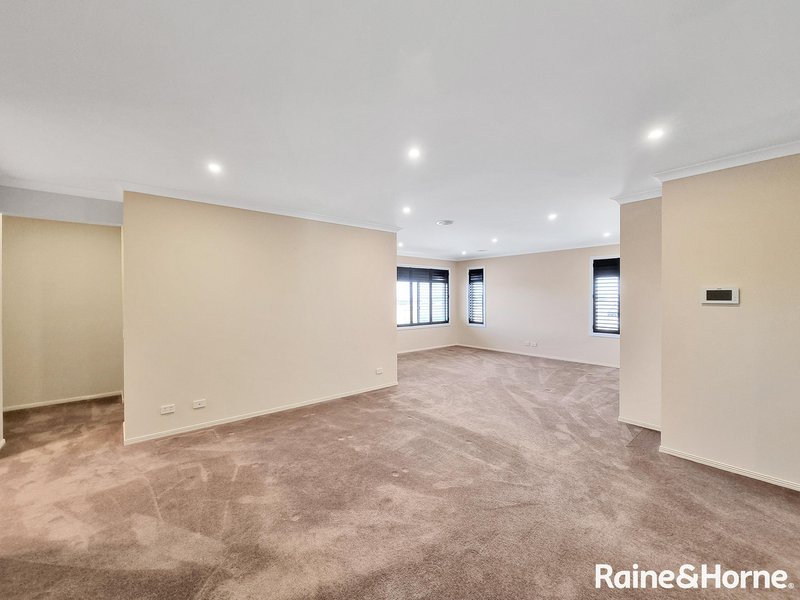 Photo - 54 Amsterdam Avenue, Tarneit VIC 3029 - Image 12