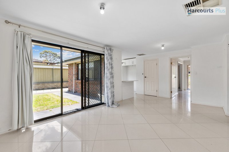 Photo - 54 Antonia Circuit, Hallett Cove SA 5158 - Image 9