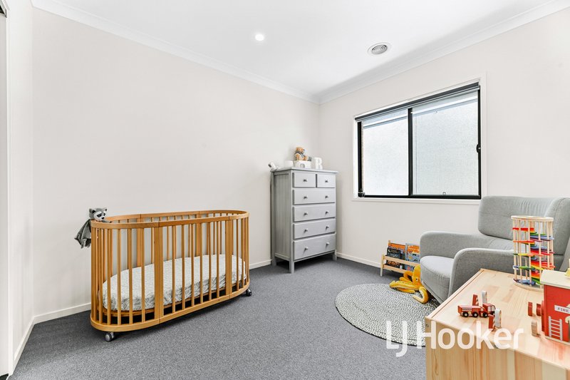 Photo - 54 Appenzeller Drive, Clyde North VIC 3978 - Image 9