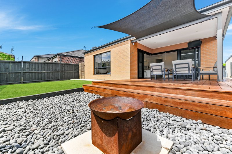 Photo - 54 Appenzeller Drive, Clyde North VIC 3978 - Image 16