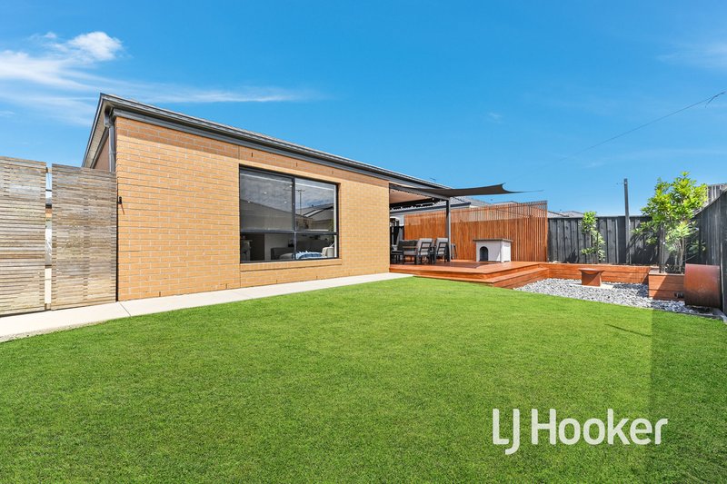 Photo - 54 Appenzeller Drive, Clyde North VIC 3978 - Image 17