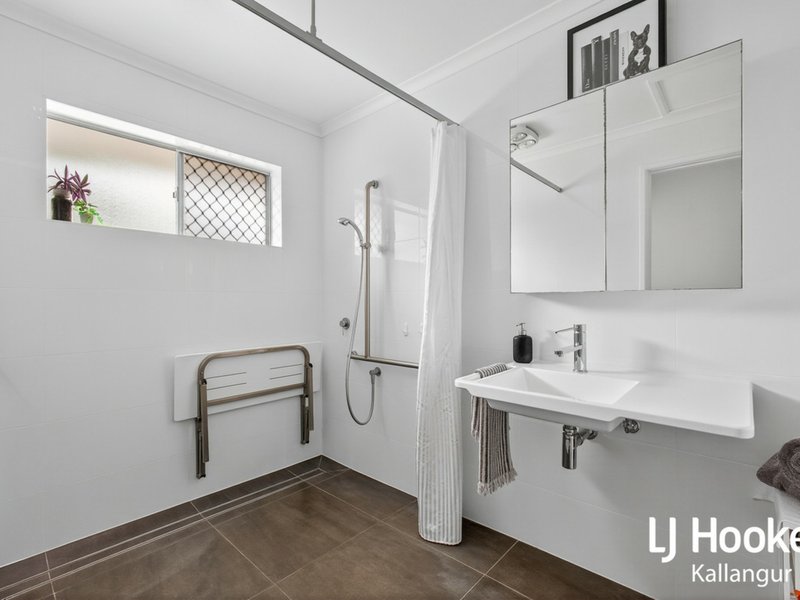 Photo - 54 Arrakune Crescent, Kallangur QLD 4503 - Image 9