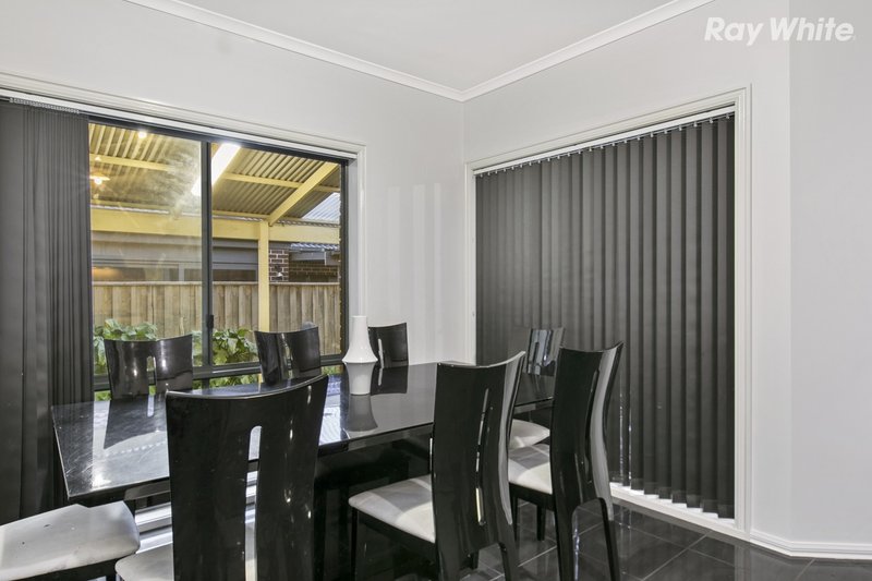 Photo - 54 Arthur Phillip Drive, Pakenham VIC 3810 - Image 5