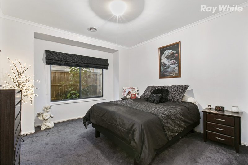 Photo - 54 Arthur Phillip Drive, Pakenham VIC 3810 - Image 8