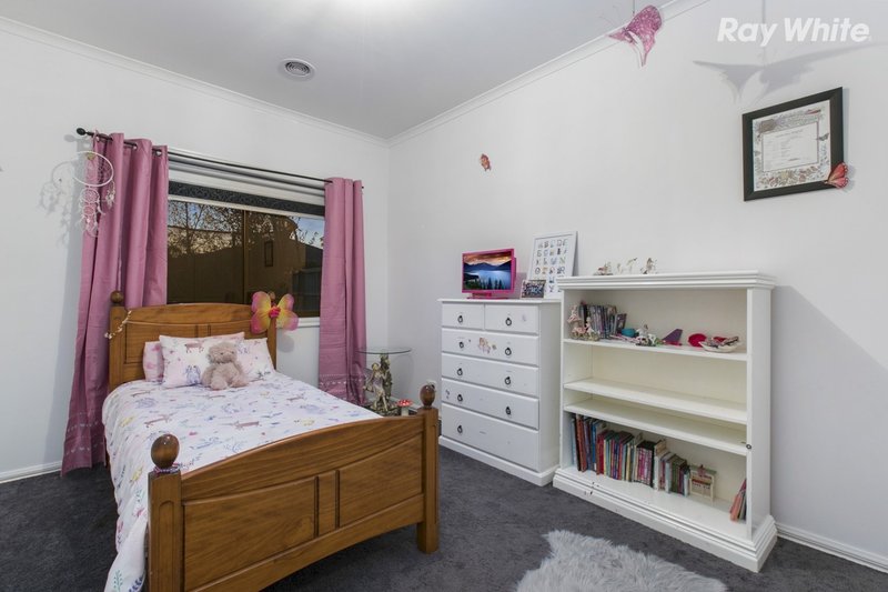 Photo - 54 Arthur Phillip Drive, Pakenham VIC 3810 - Image 10