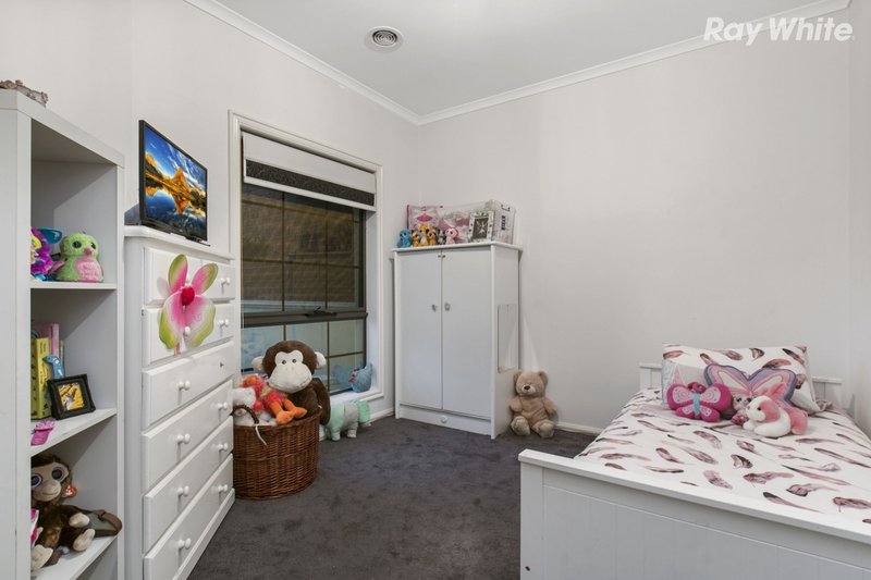 Photo - 54 Arthur Phillip Drive, Pakenham VIC 3810 - Image 11