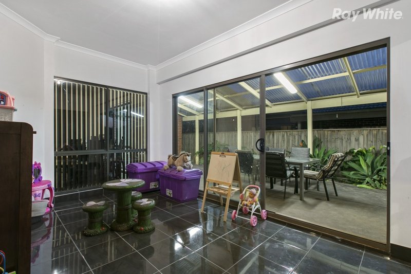 Photo - 54 Arthur Phillip Drive, Pakenham VIC 3810 - Image 13