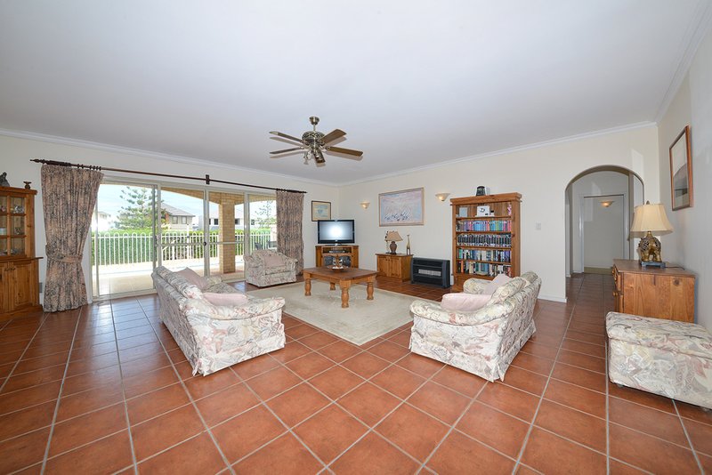 Photo - 54 Bayport Circuit, Mindarie WA 6030 - Image 4