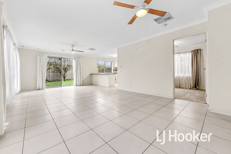 Photo - 54 Bellarine Drive, Cranbourne VIC 3977 - Image 3