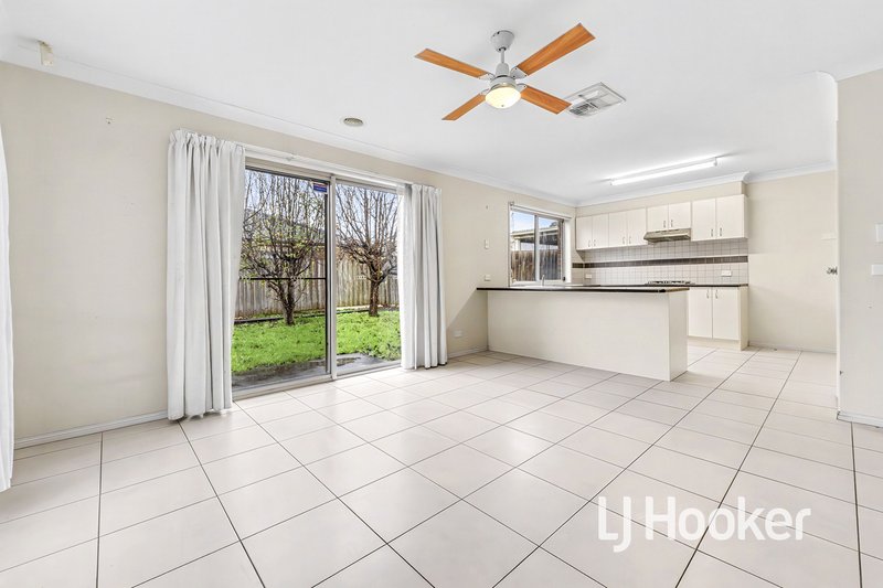 Photo - 54 Bellarine Drive, Cranbourne VIC 3977 - Image 4