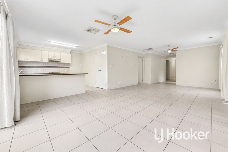 Photo - 54 Bellarine Drive, Cranbourne VIC 3977 - Image 5