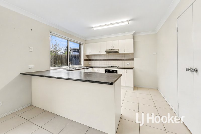 Photo - 54 Bellarine Drive, Cranbourne VIC 3977 - Image 6