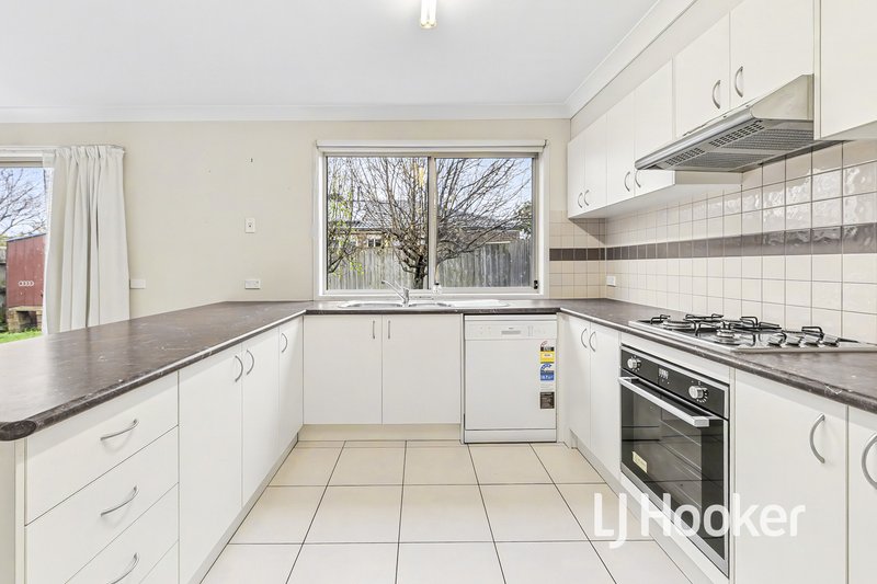 Photo - 54 Bellarine Drive, Cranbourne VIC 3977 - Image 7