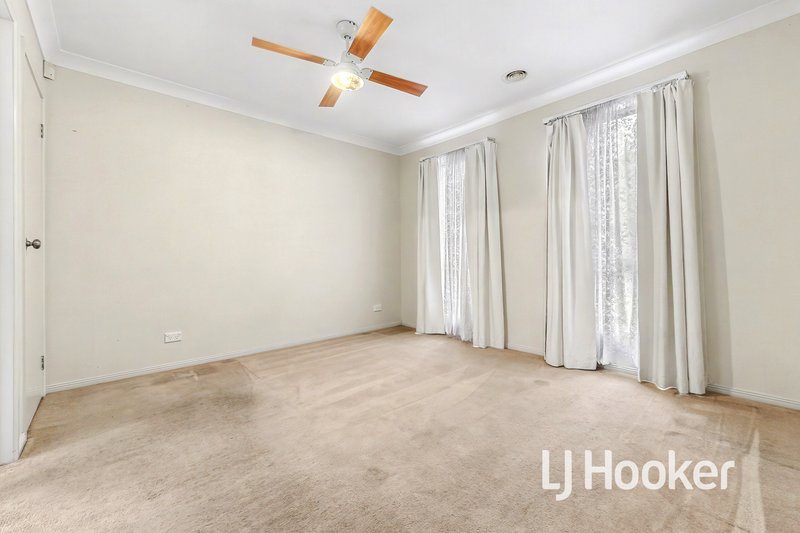 Photo - 54 Bellarine Drive, Cranbourne VIC 3977 - Image 8