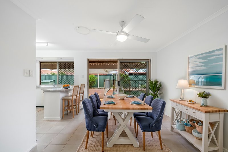 Photo - 54 Bergamont Street, Elanora QLD 4221 - Image 5