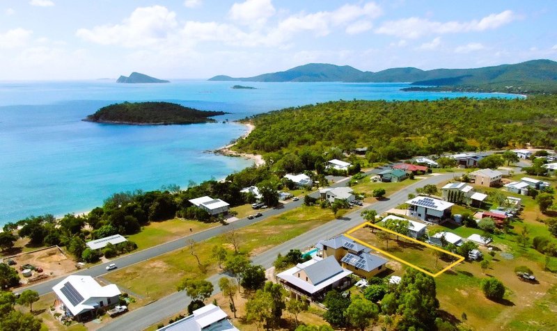 Photo - 54 Blackcurrant Drive, Hideaway Bay QLD 4800 - Image 2