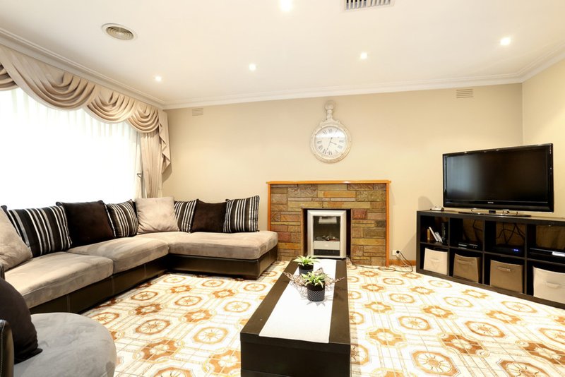 Photo - 54 Blackwood Crescent, Campbellfield VIC 3061 - Image 3