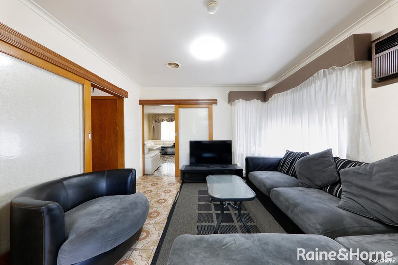 Photo - 54 Blackwood Crescent, Campbellfield VIC 3061 - Image 5