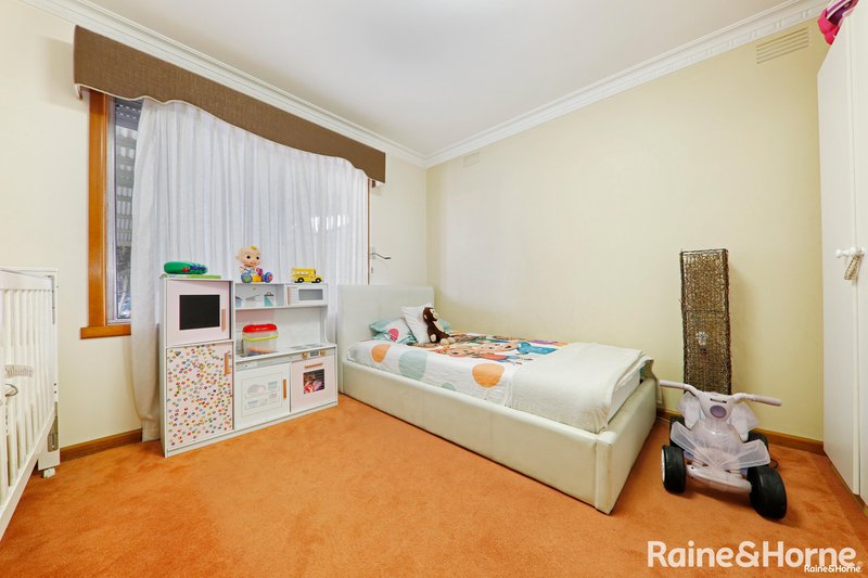 Photo - 54 Blackwood Crescent, Campbellfield VIC 3061 - Image 8