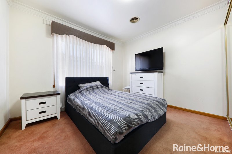 Photo - 54 Blackwood Crescent, Campbellfield VIC 3061 - Image 10