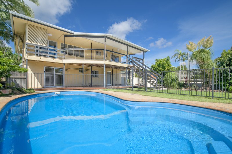 Photo - 54 Booth Avenue, Tannum Sands QLD 4680 - Image 2