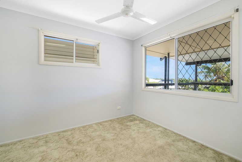 Photo - 54 Booth Avenue, Tannum Sands QLD 4680 - Image 10