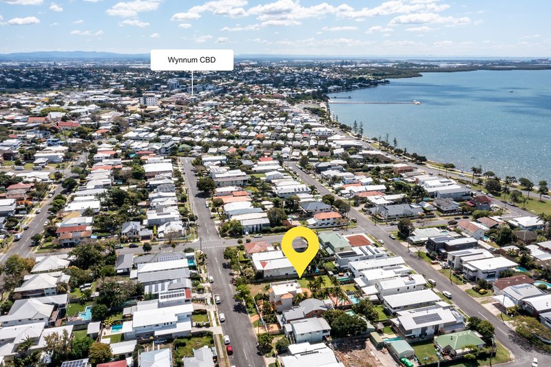 Photo - 54 Boswell Terrace, Wynnum QLD 4178 - Image 5