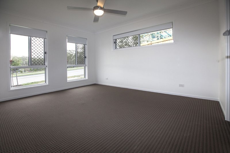 Photo - 54 Bottlebrush Drive, Deebing Heights QLD 4306 - Image 5