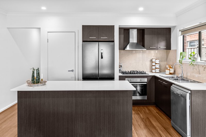 Photo - 54 Brightvale Boulevard, Wyndham Vale VIC 3024 - Image 3