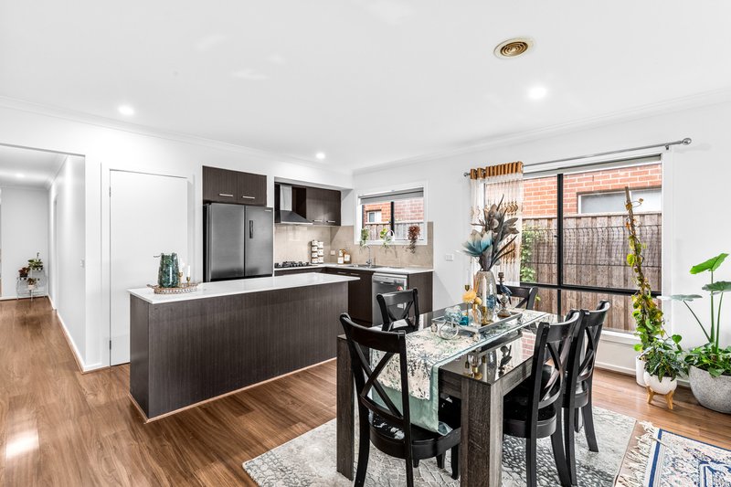Photo - 54 Brightvale Boulevard, Wyndham Vale VIC 3024 - Image 4