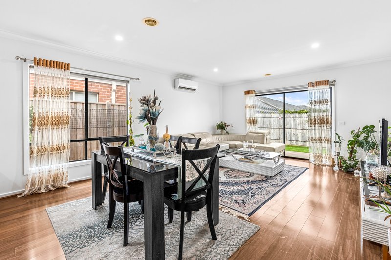 Photo - 54 Brightvale Boulevard, Wyndham Vale VIC 3024 - Image 6