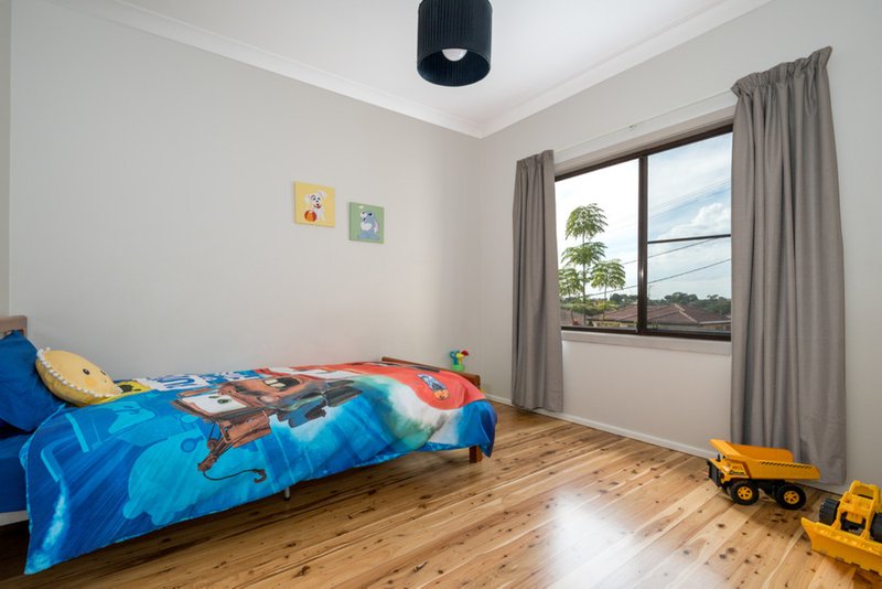 Photo - 54 Burke Road, Dapto NSW 2530 - Image 6