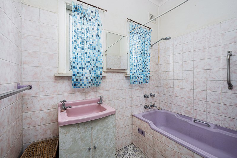 Photo - 54 Cardigan Road, Greenacre NSW 2190 - Image 7