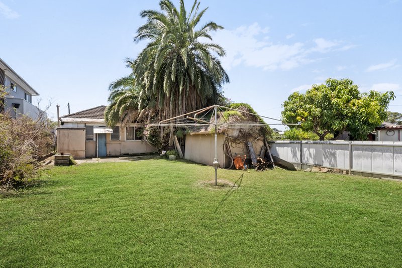 Photo - 54 Cardigan Road, Greenacre NSW 2190 - Image 8