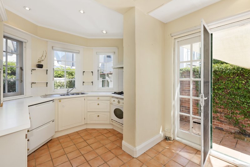 Photo - 5/4 Carlton Street, Manly NSW 2095 - Image 4