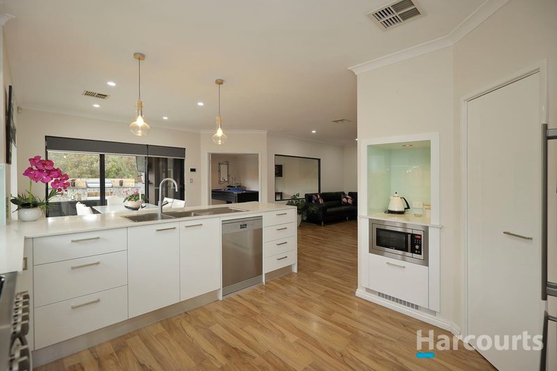 Photo - 54 Castledene Way, Tapping WA 6065 - Image 4