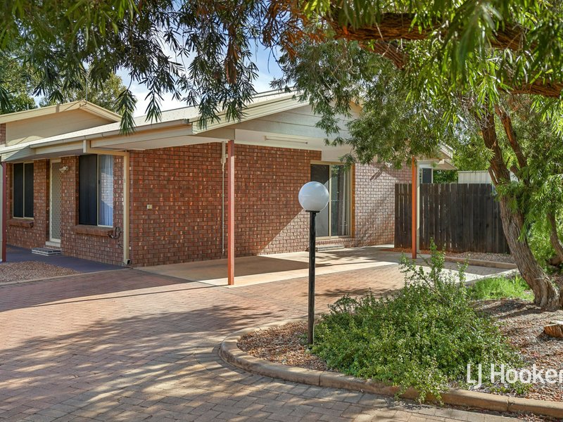 5/4 Caterpillar Court, Desert Springs NT 0870