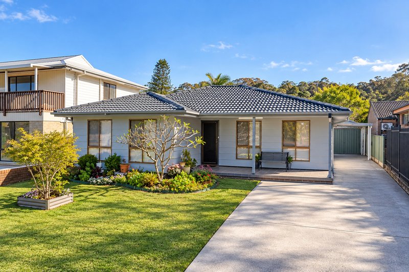 Photo - 54 Clare Crescent, Berkeley Vale NSW 2261 - Image 1