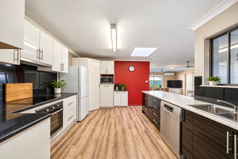 Photo - 54 Clare Crescent, Berkeley Vale NSW 2261 - Image 3