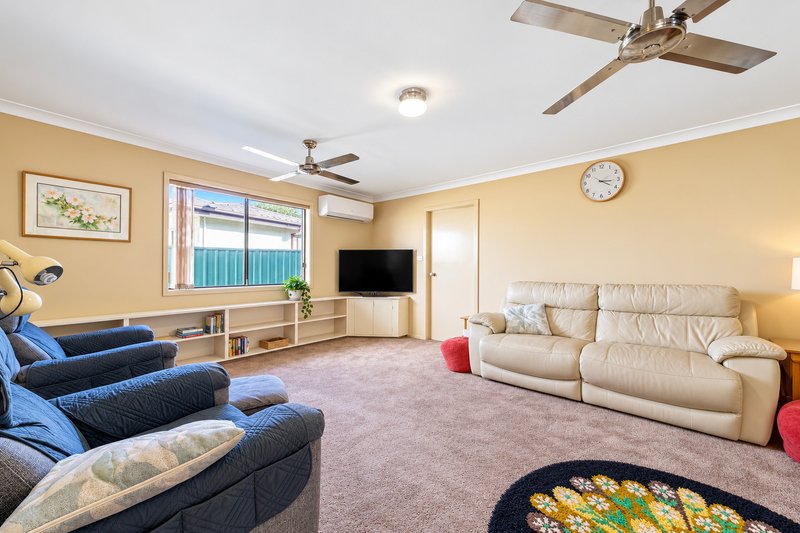 Photo - 54 Clare Crescent, Berkeley Vale NSW 2261 - Image 4
