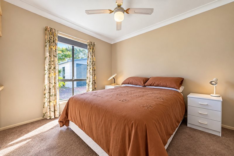 Photo - 54 Clare Crescent, Berkeley Vale NSW 2261 - Image 9