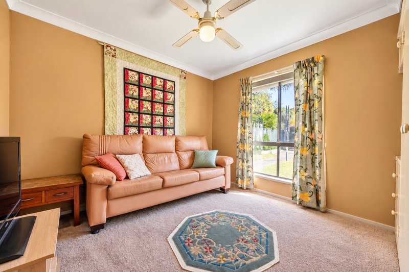 Photo - 54 Clare Crescent, Berkeley Vale NSW 2261 - Image 10