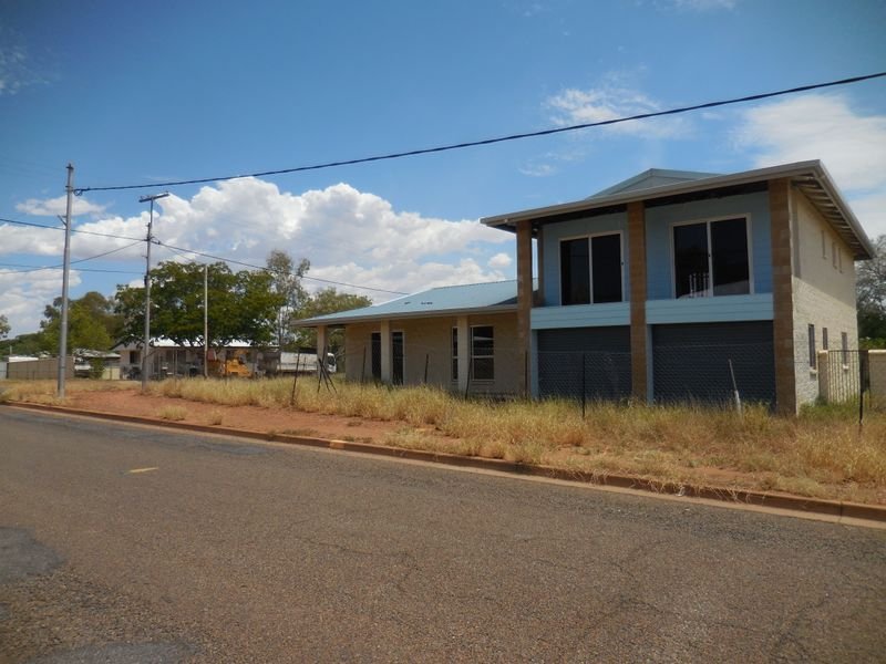 Photo - 54 Clarke Street, Mount Isa QLD 4825 - Image 2