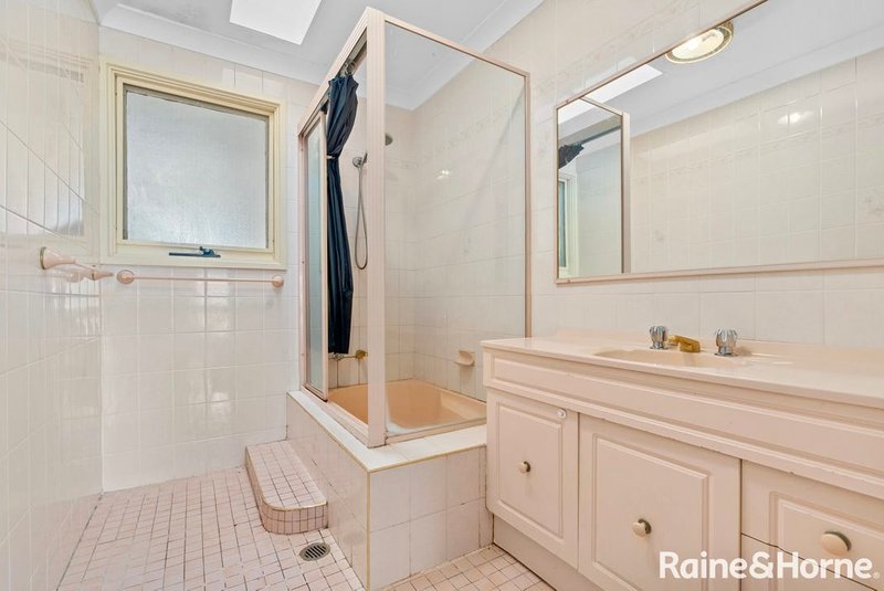 Photo - 54 Coachwood Crescent, Bradbury NSW 2560 - Image 9