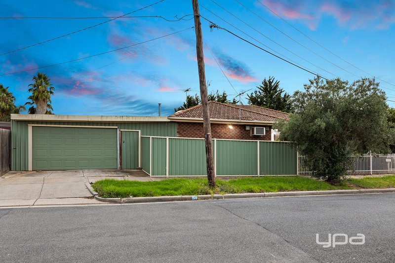 Photo - 54 Concord Circuit, Albanvale VIC 3021 - Image 2