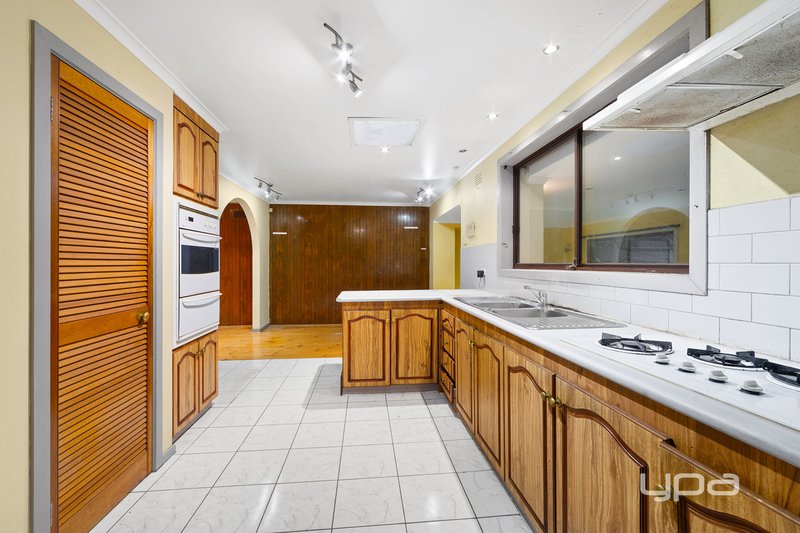 Photo - 54 Concord Circuit, Albanvale VIC 3021 - Image 7